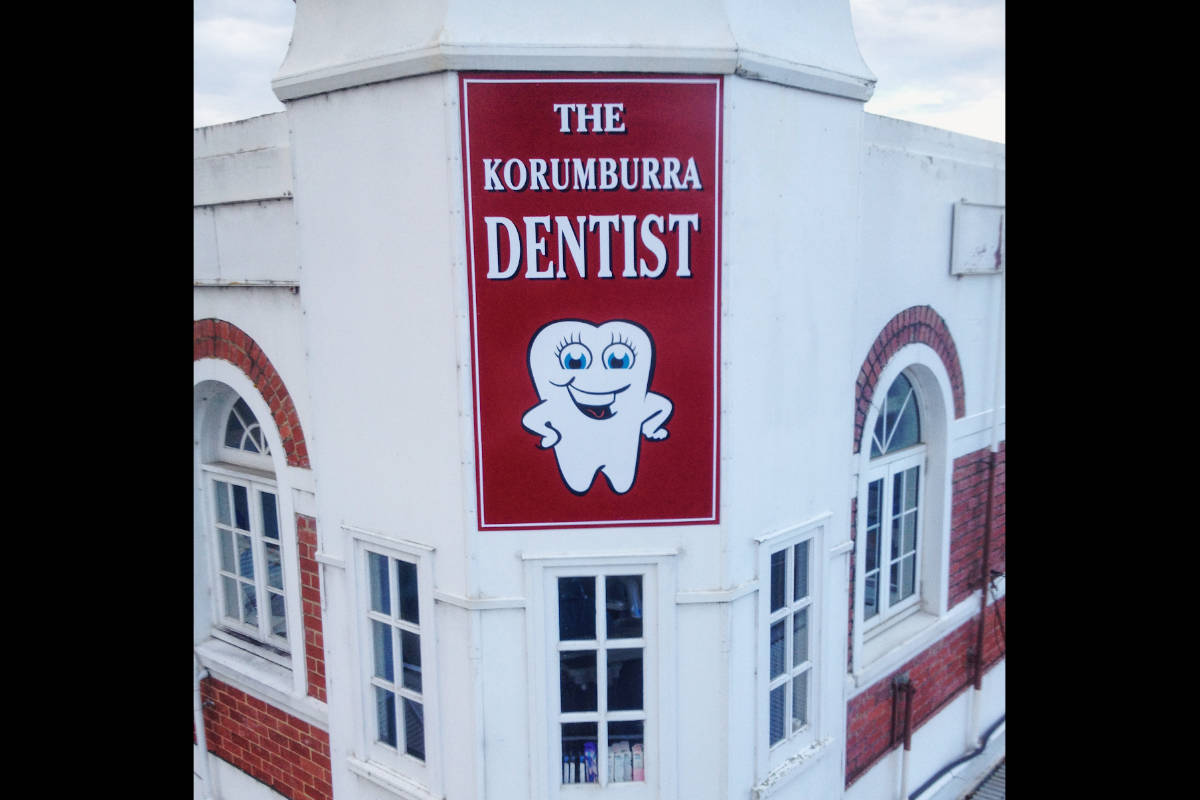 Korumburra Dentist Building Sign
