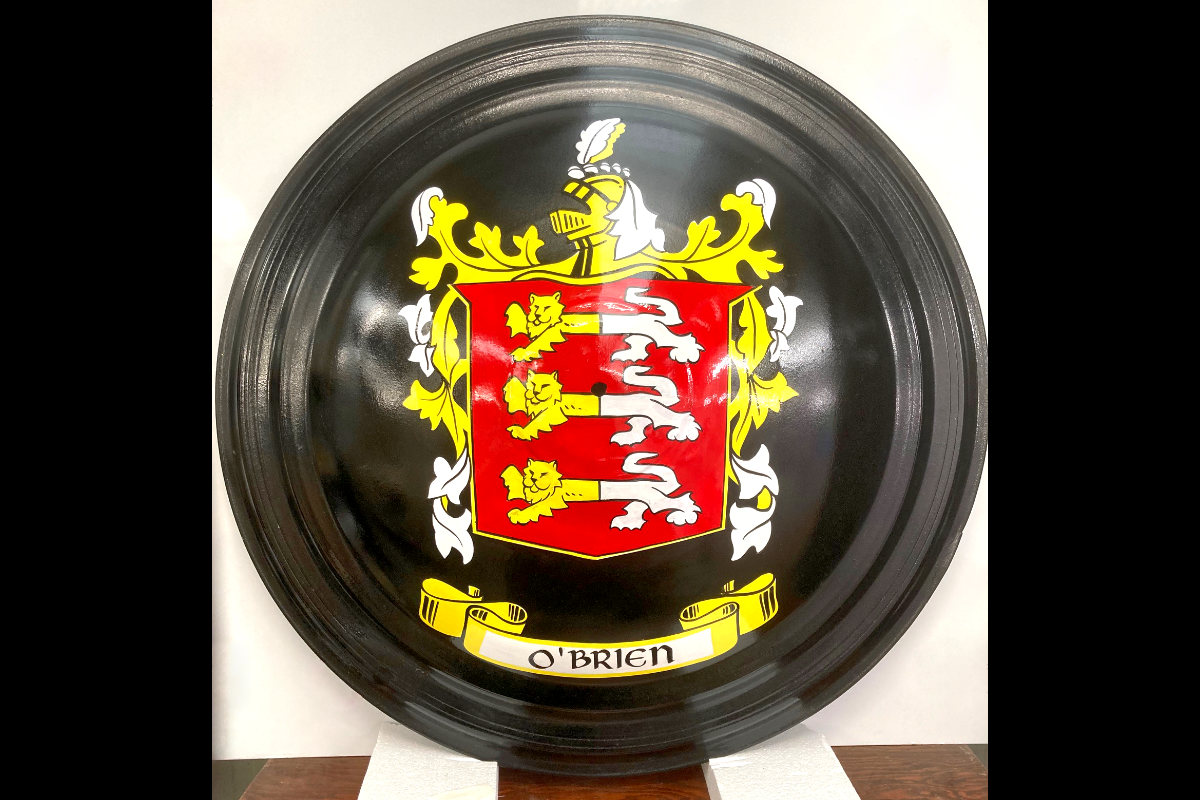 Handpainted O'Brien family crest by Signspec Leongatha